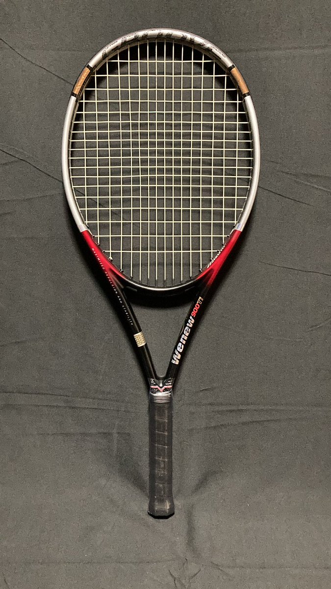 白石蔵ノ介ラケット (MIZUNO WENEW 900 TI)