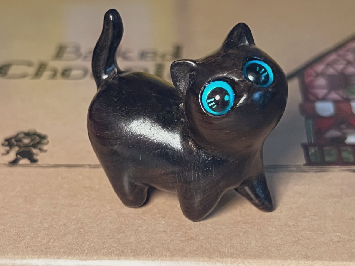 大阪・関西万博のコモンズD・スーダン🇸🇩のとこで売ってた木彫りの猫