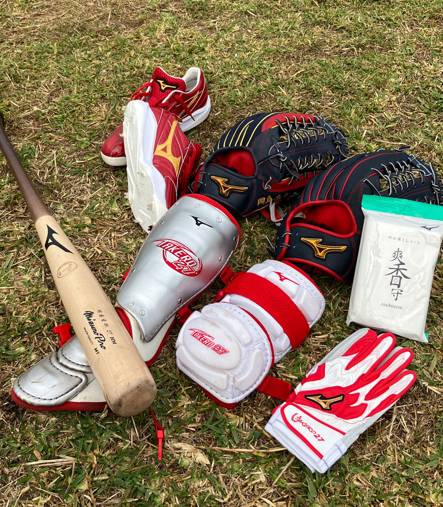 岡島豪郎選手のグラブ ハミダシをゴールドに変更して、ゴージャスな