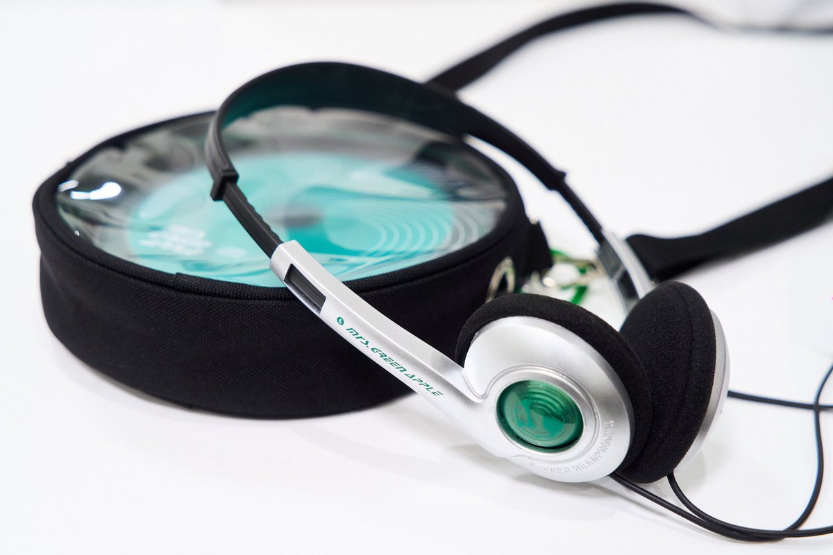 MGA ポータブルCDプレーヤー&MGA ヘッドホン 第2次予約受付