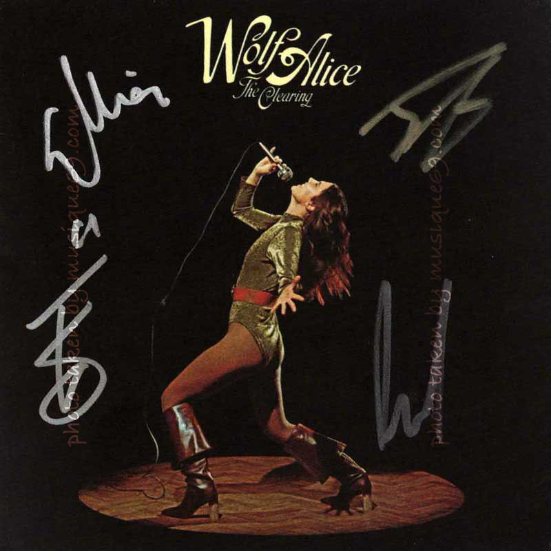 レア】UNIQ fall in love CD サイン入り レア】UNIQ fall in love CD