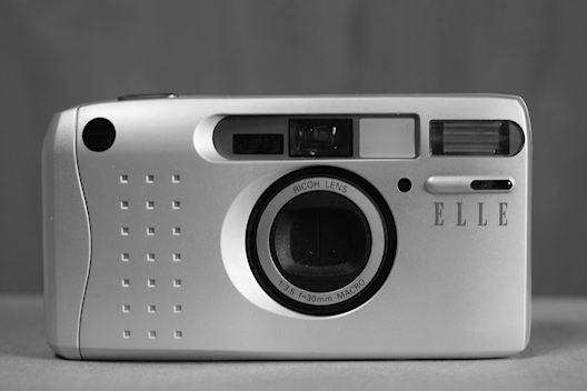 RICOHカメラレア商品 美品 アンティーク 早いもの勝ち 中古カメラ機材