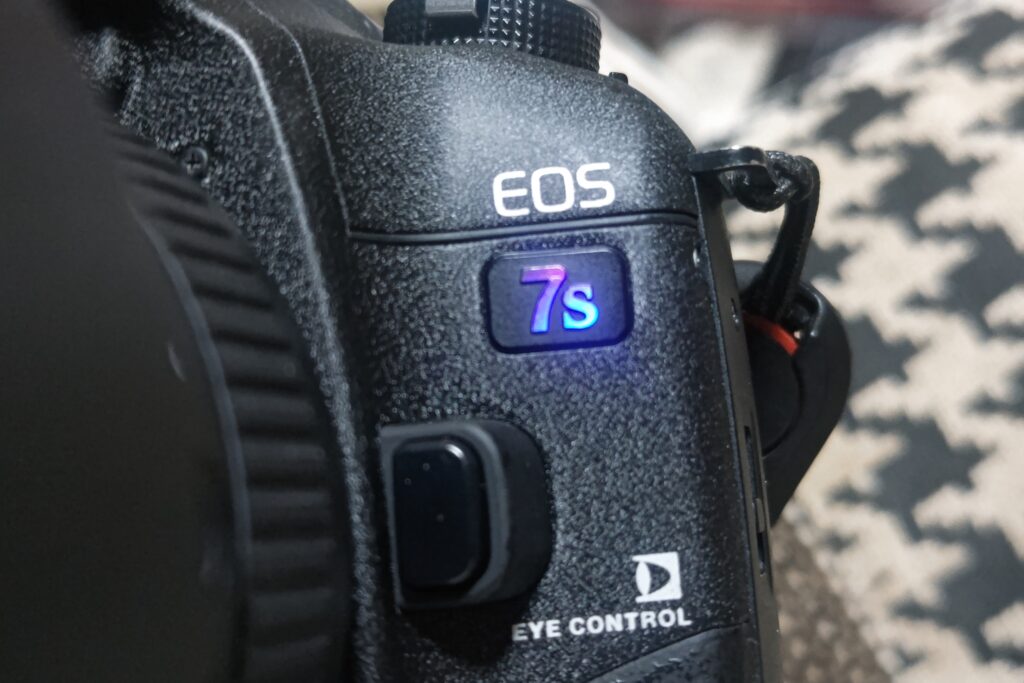 フィルムカメラレビュー】Canon EOS 7 軽量コンパクト、静かで、簡単に