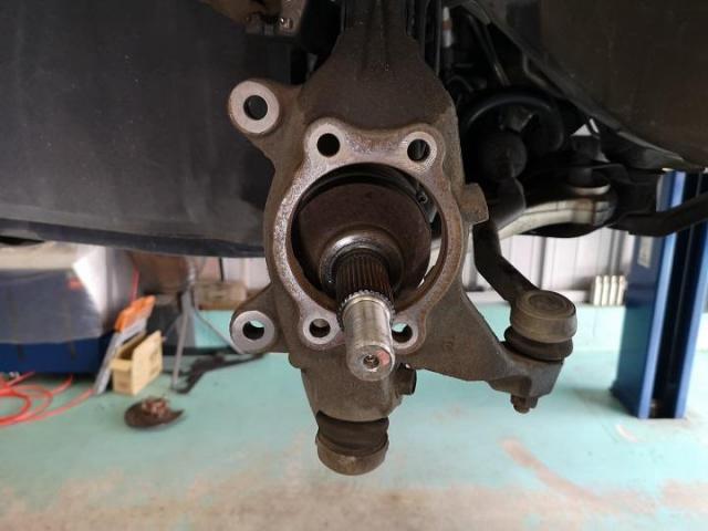日産 E52 エルグランド フロント ハブベアリング 持ち込み 交換 タイヤ