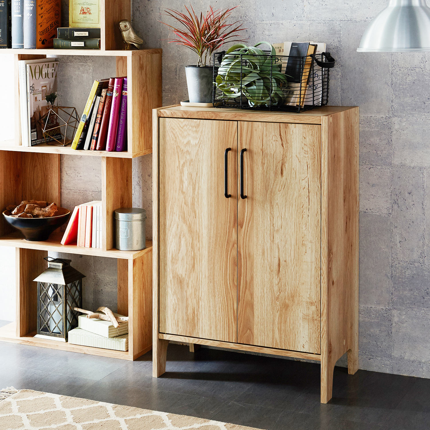 塩系インテリアに馴染むキャビネット（キャビネット/リビングボード