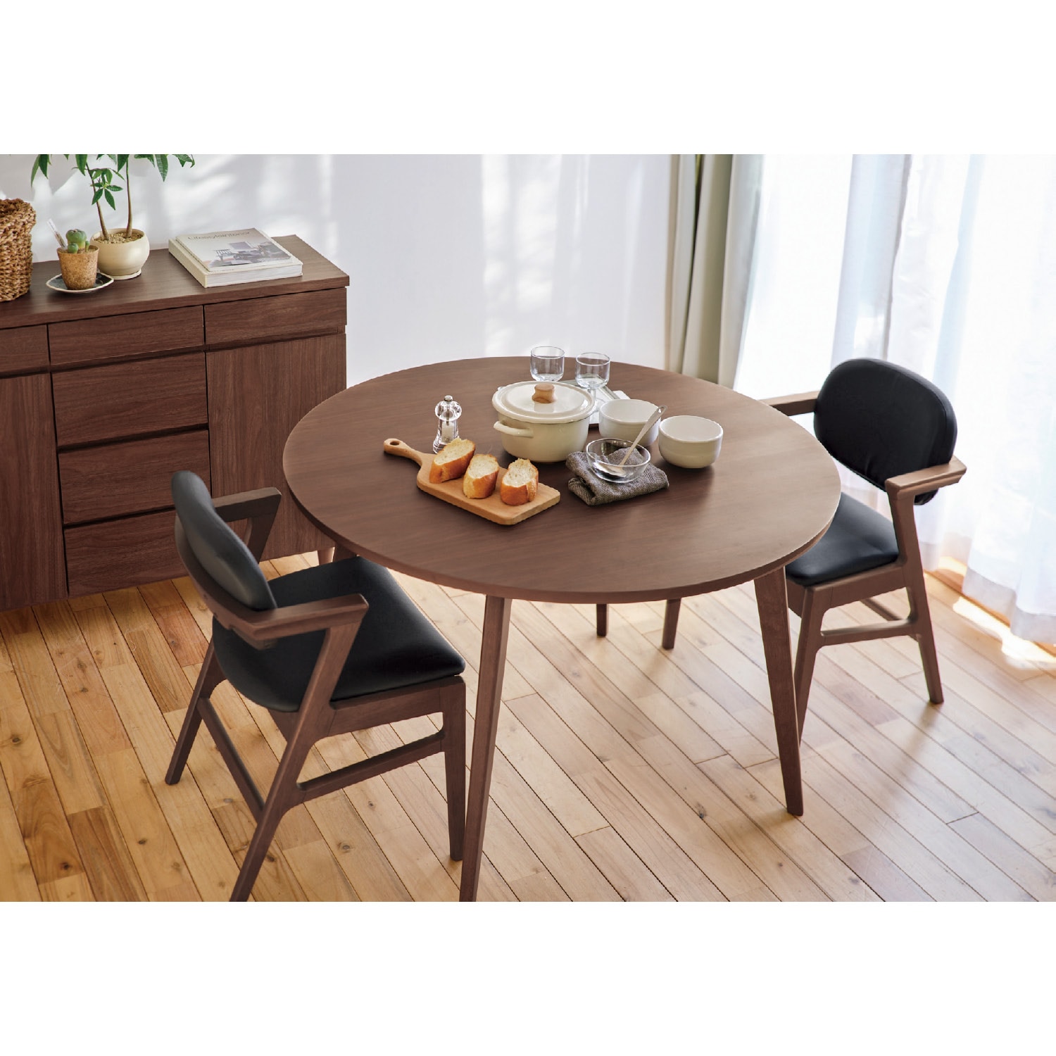 集える円形ダイニングテーブル（ダイニングテーブル/セット）｜(BELLE