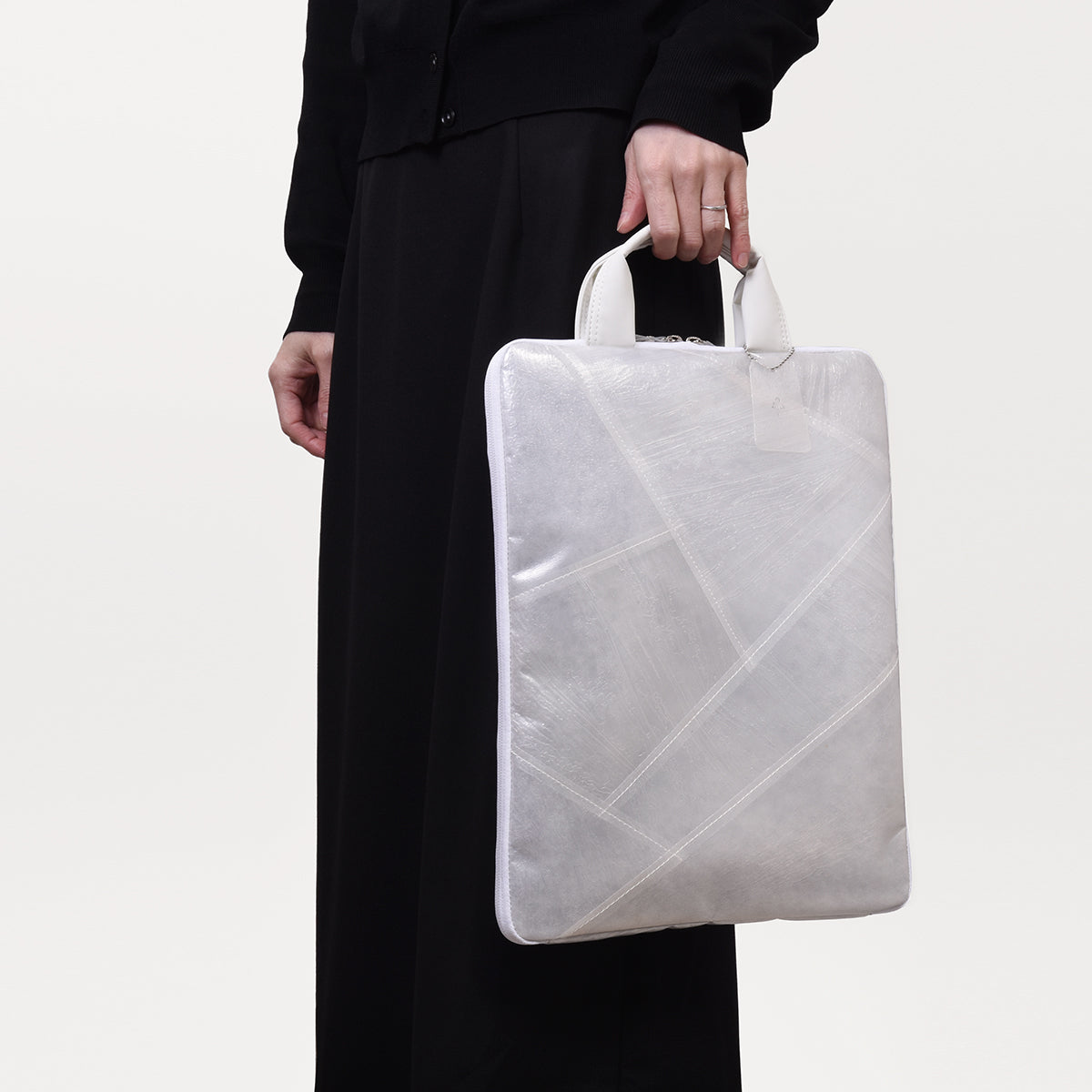 PLASTICITY サステナブル 防水 ラップトップバッグ トートバッグ 16