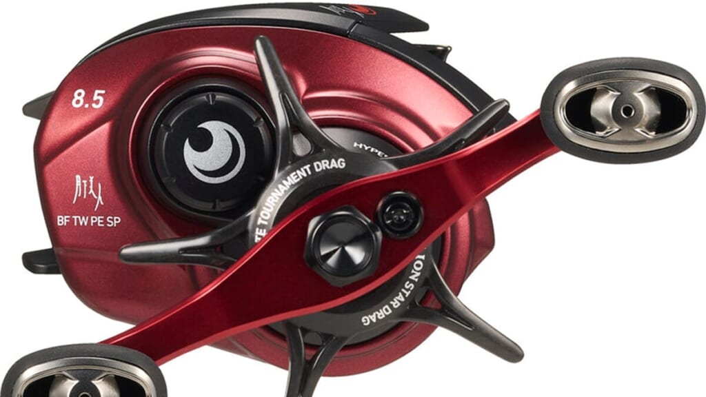 この赤色はっ！」DAIWAから登場する新型リール。イメージカラーを