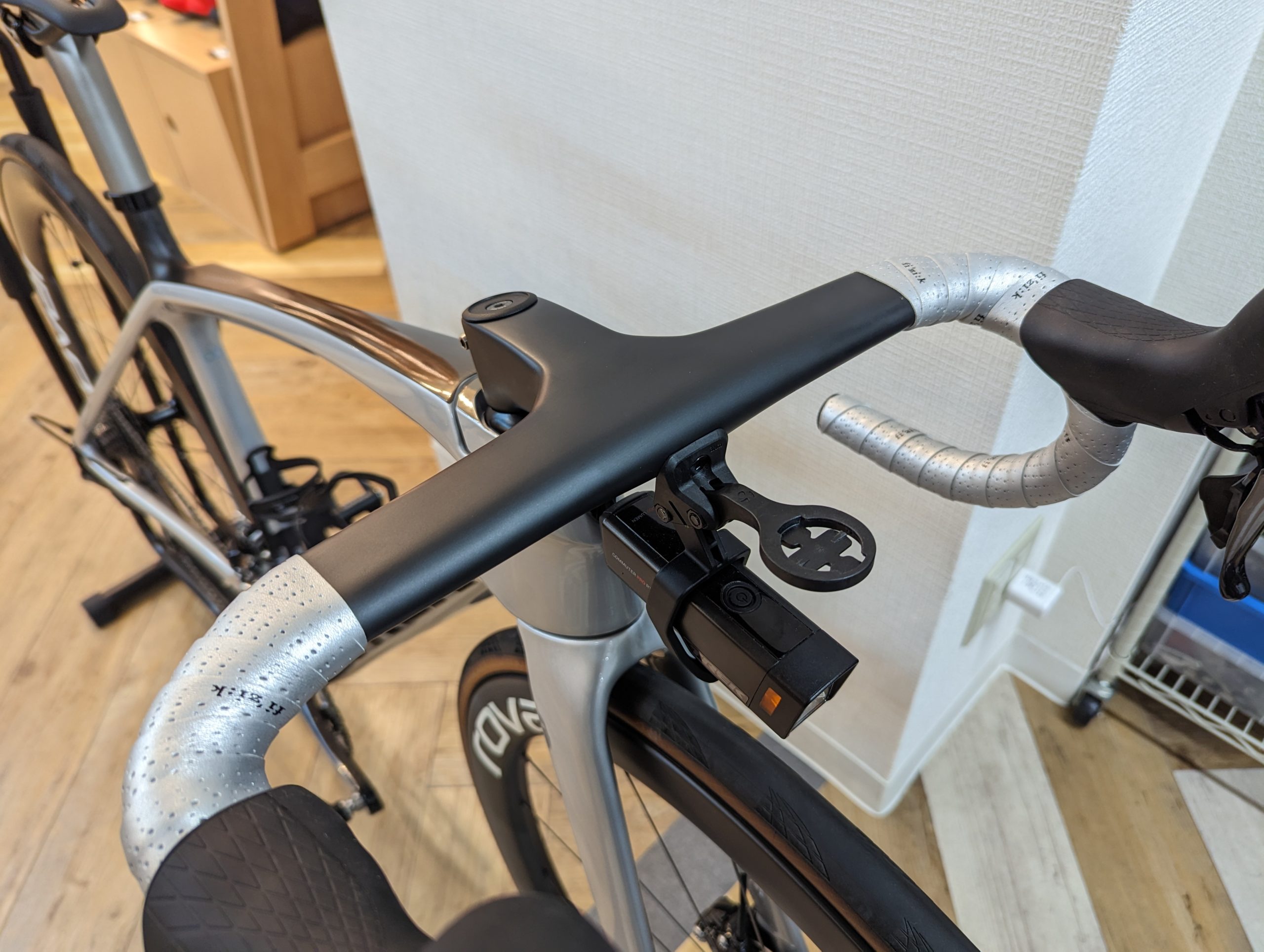 カスタム】Aeolus RSL VR-C を付けて愛車をささらにカッコよく