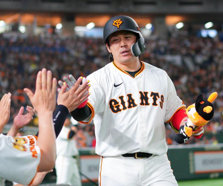 甲斐 拓也 | 選手情報 | 読売ジャイアンツ（巨人軍）公式サイト