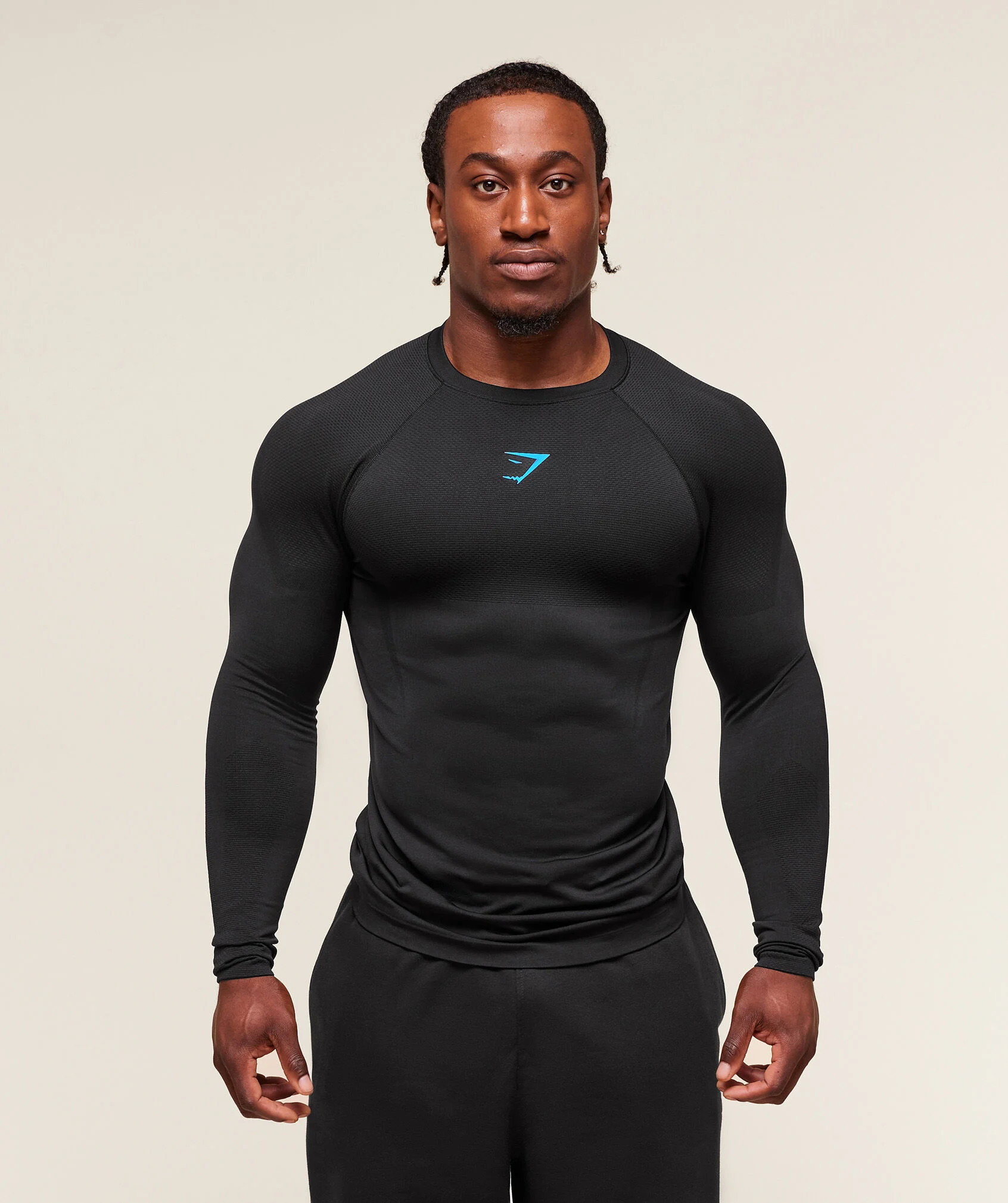 Shop Onyx 5.0 Seamless Long Sleeve T-Shirt BLACK/BLACK - Gymshark