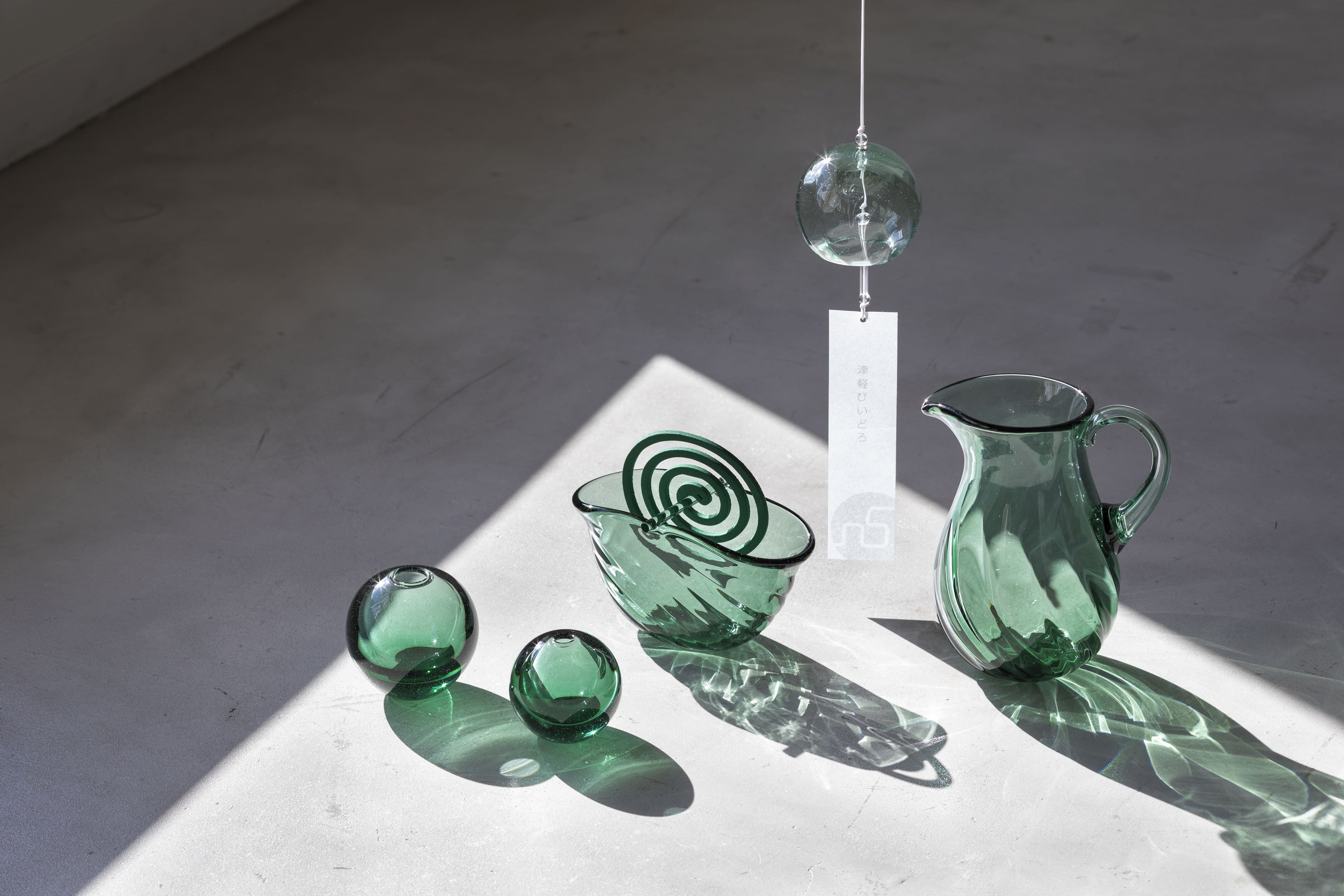 漁業用のガラス製浮玉をアップサイクルしたグラスウェア「DOUBLE F