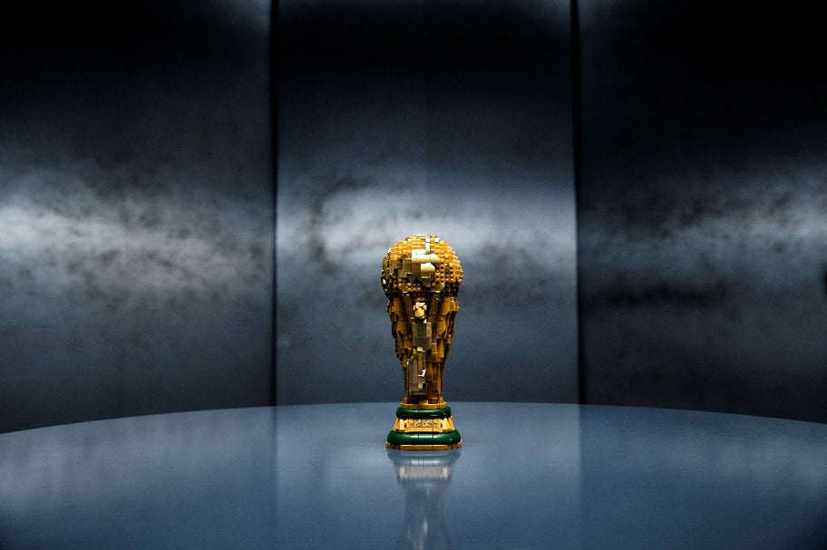 レゴ®エディション FIFAワールドカップ™ 公式トロフィー」2025年12月3