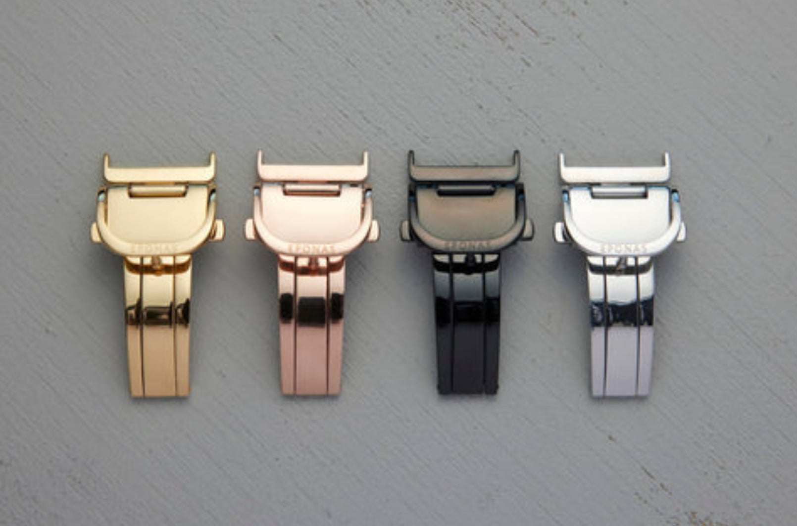 Eponas からApple Watch Series 10対応のレザーバンド、iPhone 16対応