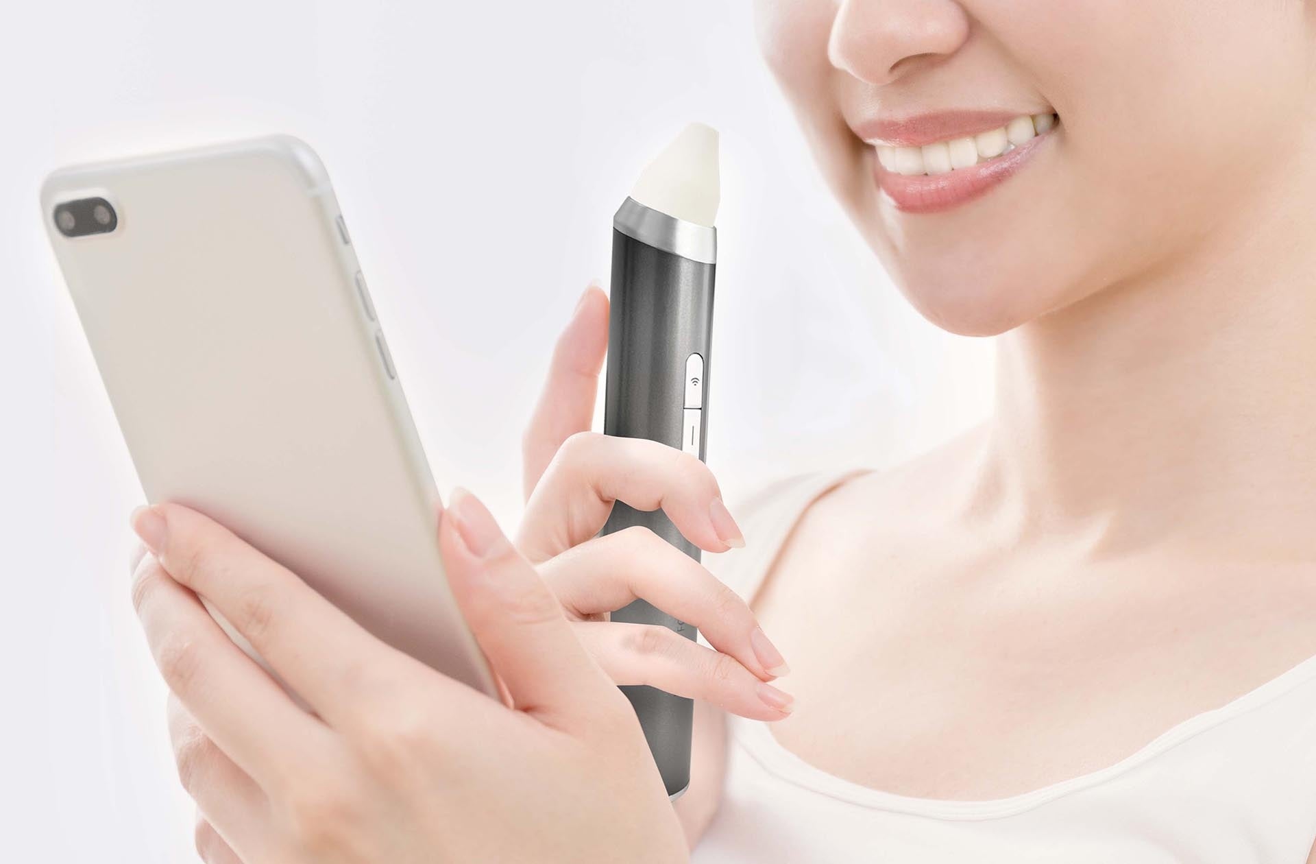 スマホで見ながら角栓オフ。毛穴吸引器「KEANA SUCTION MITESU(ケアナ