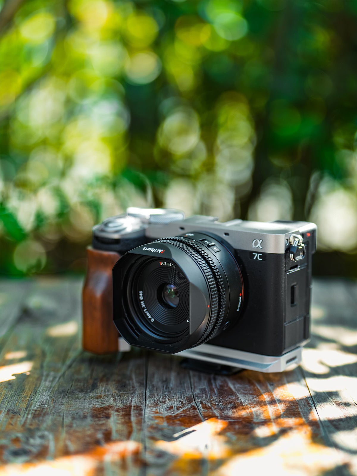 驚異の約90g。フルサイズAFで最軽量クラス「七工匠 7Artisans 40mm F2