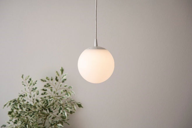 ベーシックなフォルムで人気のボール型ペンダントライトが、お客様の声