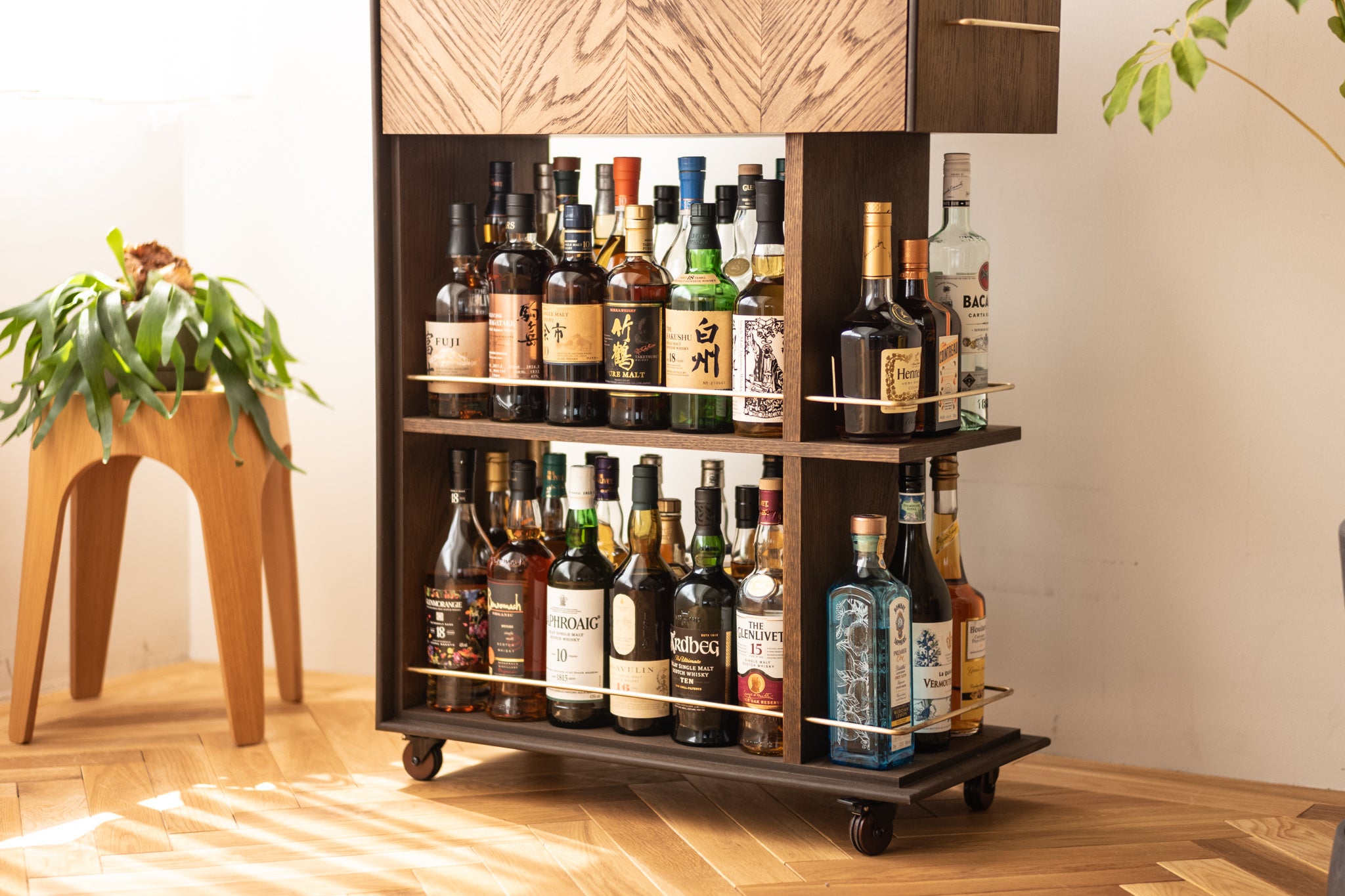 自宅をウイスキーサロンに」マスター・オブ・ウイスキー静谷和典氏が