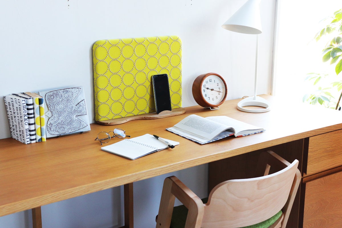 ミナ ペルホネンの生地”tambourine””を使った「置いても使える、トレイ