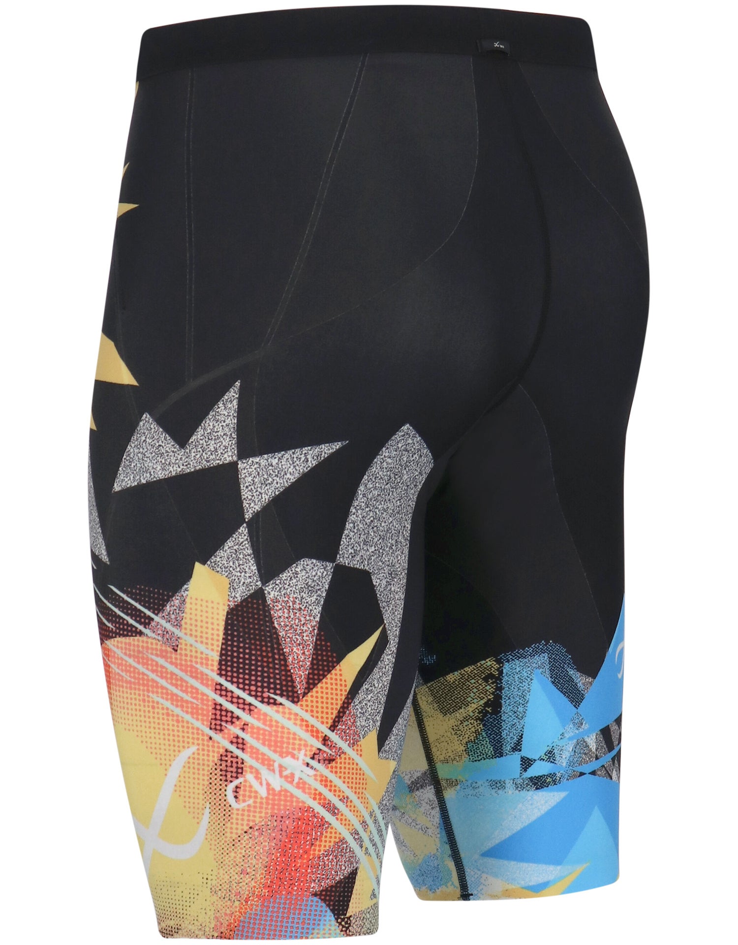 米国野球殿堂入りしたイチローさんと共同デザインした機能性タイツ