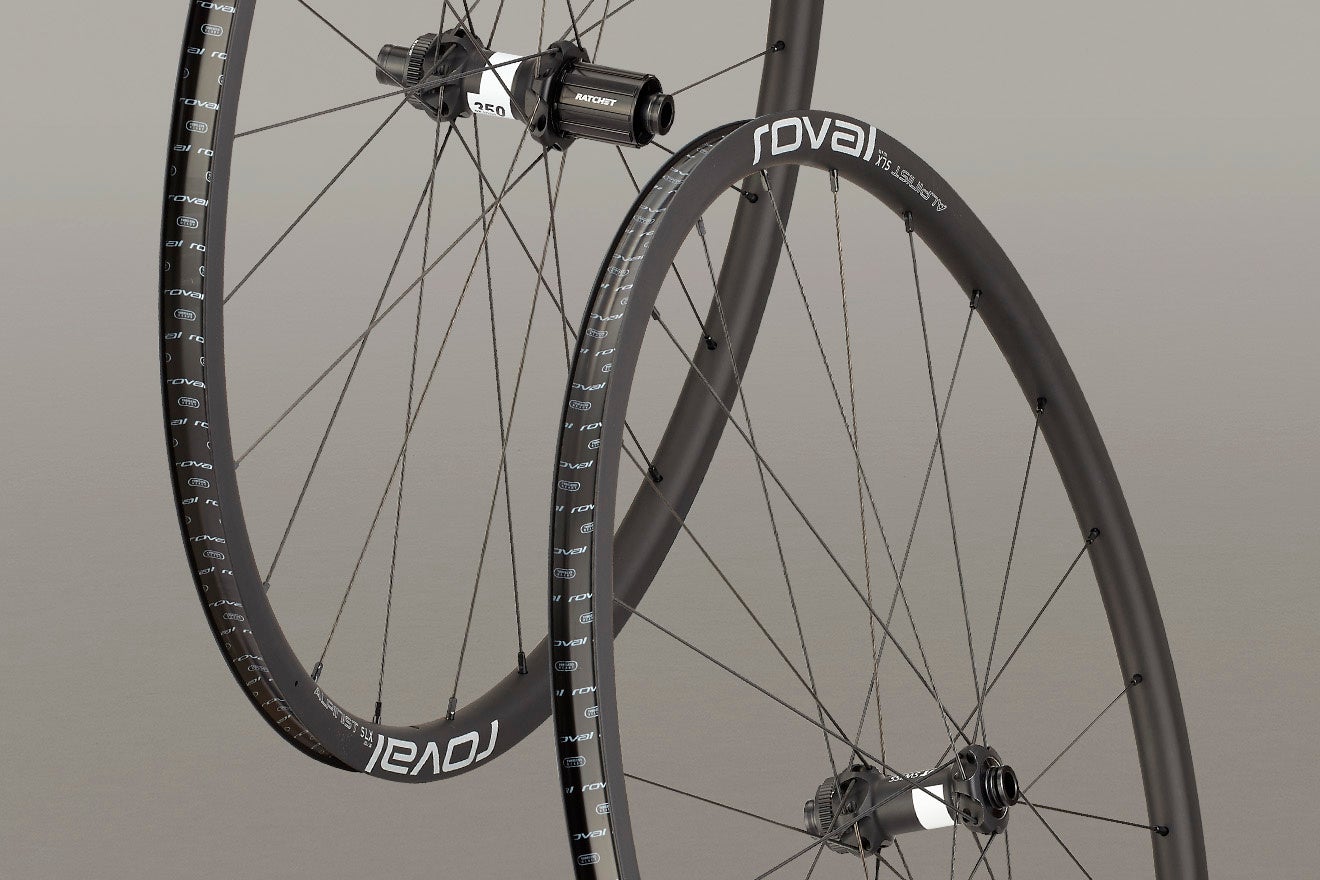 カーボン級の軽さとアルミのタフさを兼ね揃えたアルミホイール Roval