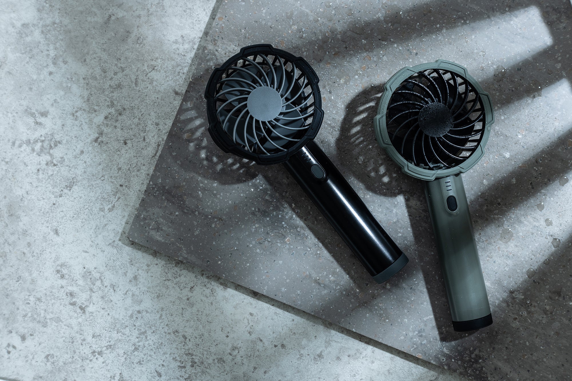 夏のアウトドアを快適に！IP45×MIL規格に適合した高耐久のタフネス