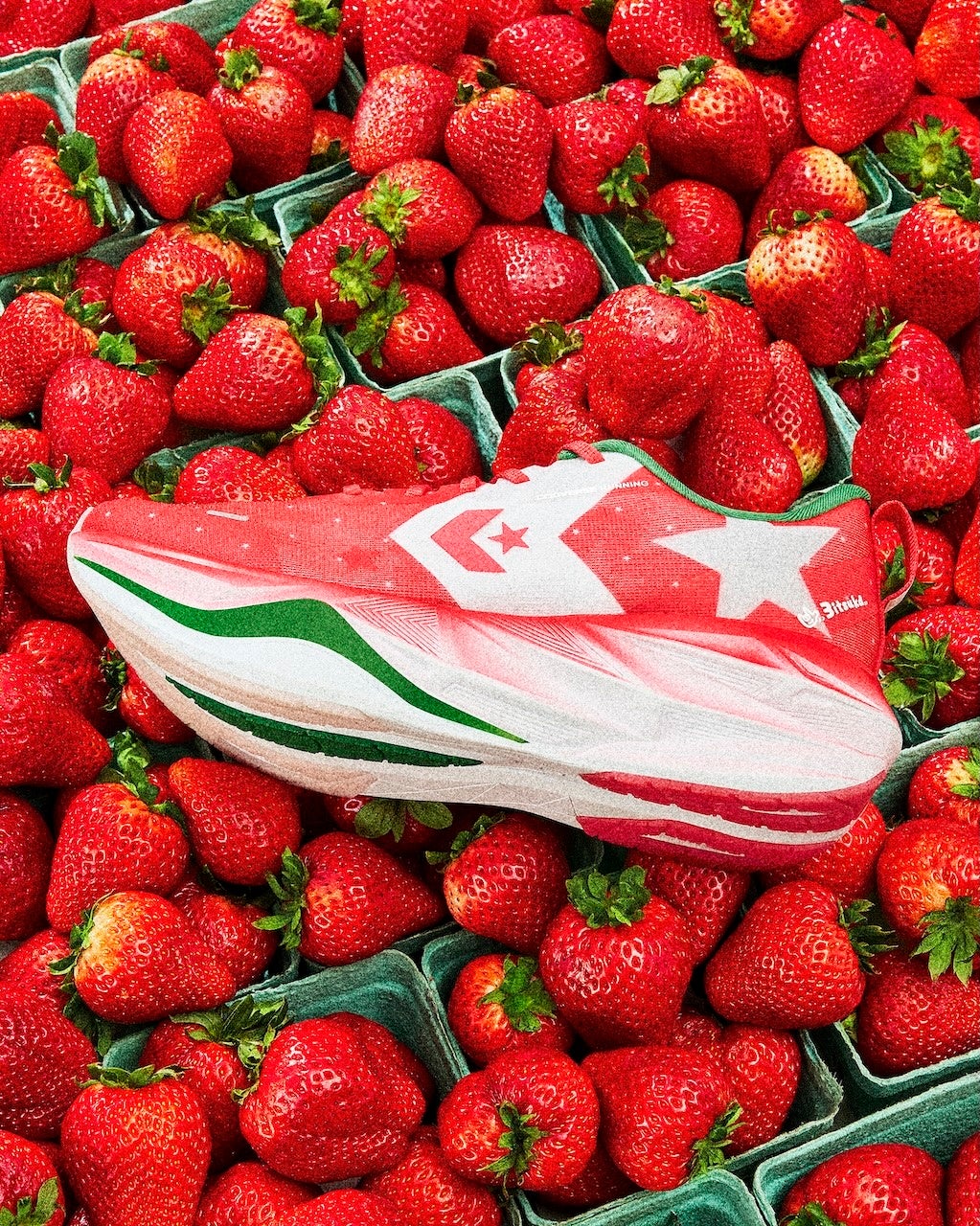 ブランド初の厚底モデル「CONS RUNBOUNCE / 3itsuka」が発売開始