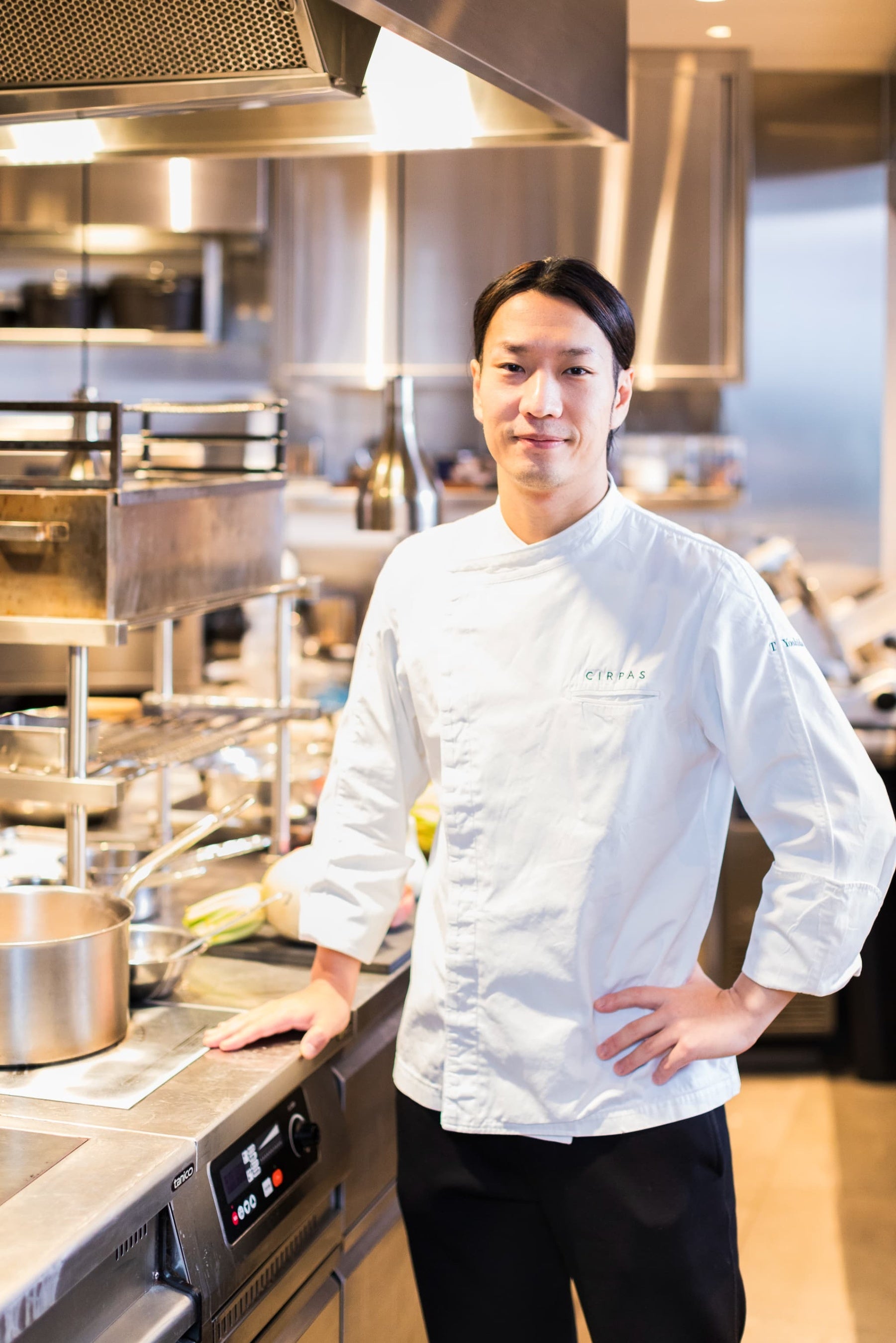 料理のプロ×包丁のプロ】ミシュランシェフ・人気YouTuberのGeorge氏