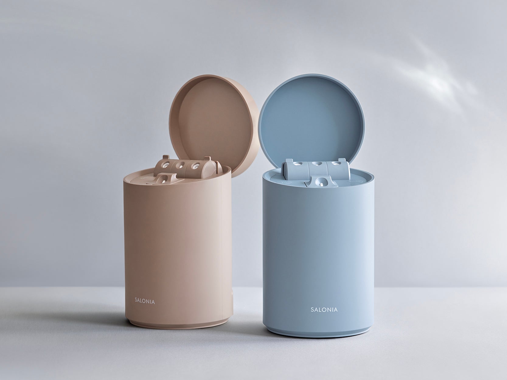 SALONIA「化粧水ミスト機能付きフェイススチーマー」に新色＜ベージュ