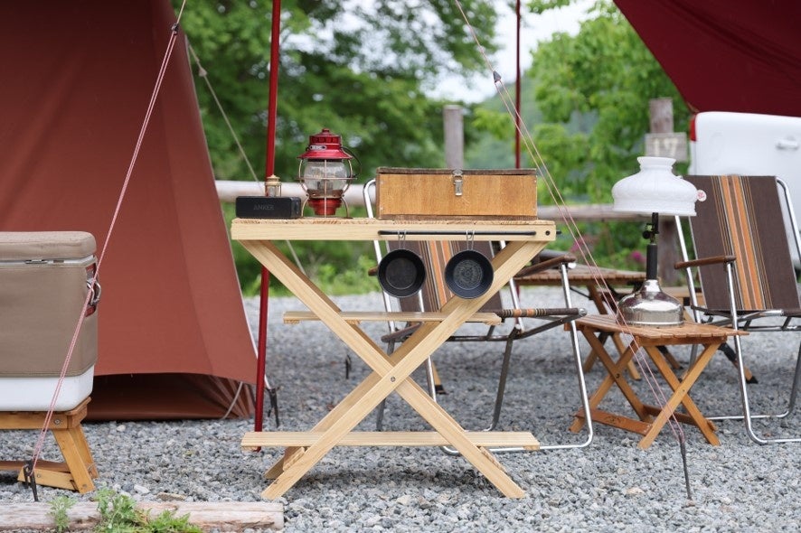 アウトドアブランド「VALVE」、キャンプインフルエンサー びあ