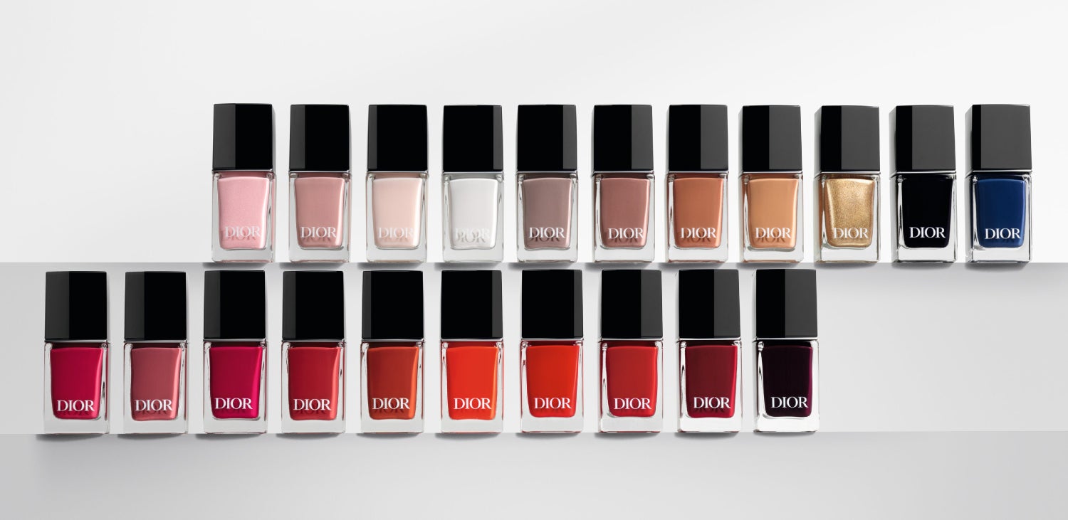 指先にディオール スピリットを纏う、クチュール ネイル ラッカー