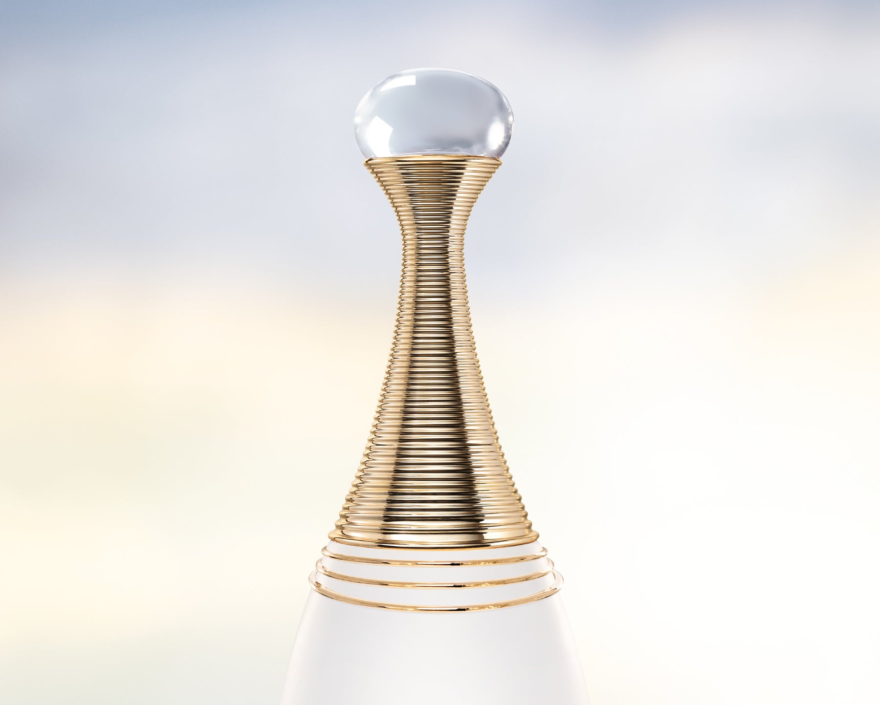 花と水から生まれた、新しい香りジャドール パルファン ドー