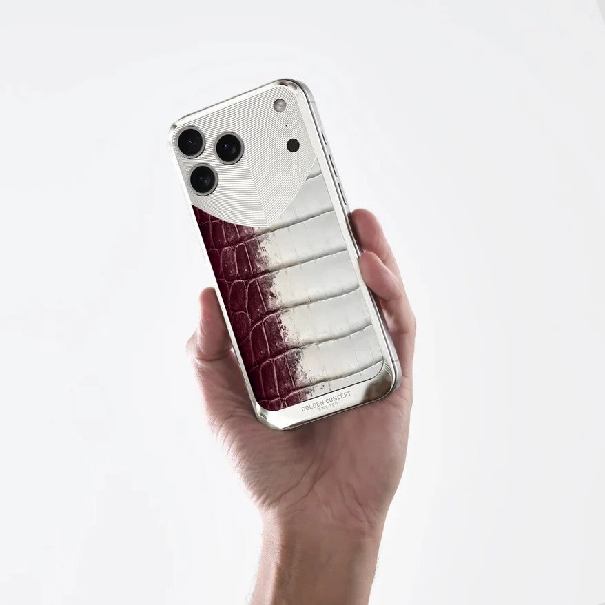 ゴールデンコンセプトから、厳選されたエキゾチックレザーをまとった