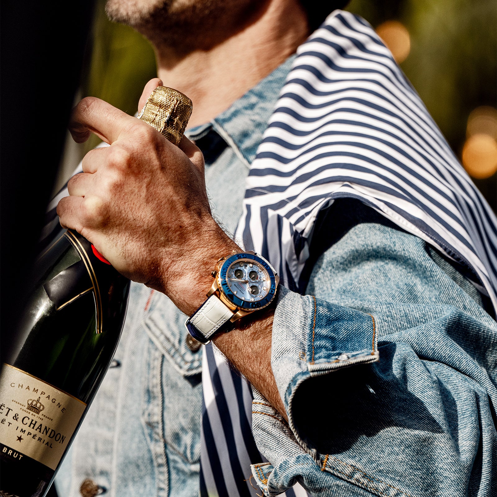 20気圧防水を完備したソーラー駆動のダイバーズクロノグラフウォッチ