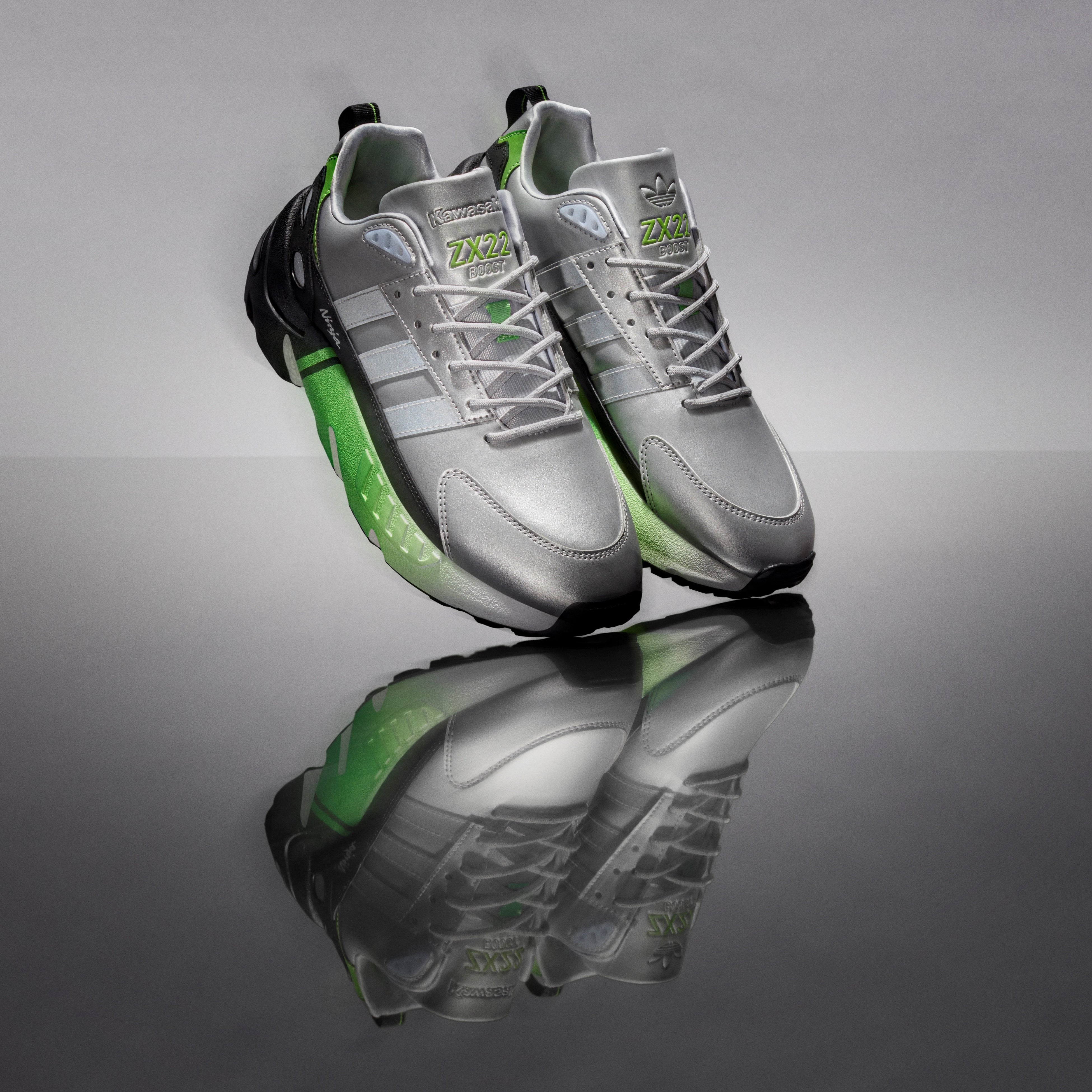 カワサキとアディダス オリジナルス のコラボレーションが再び実現