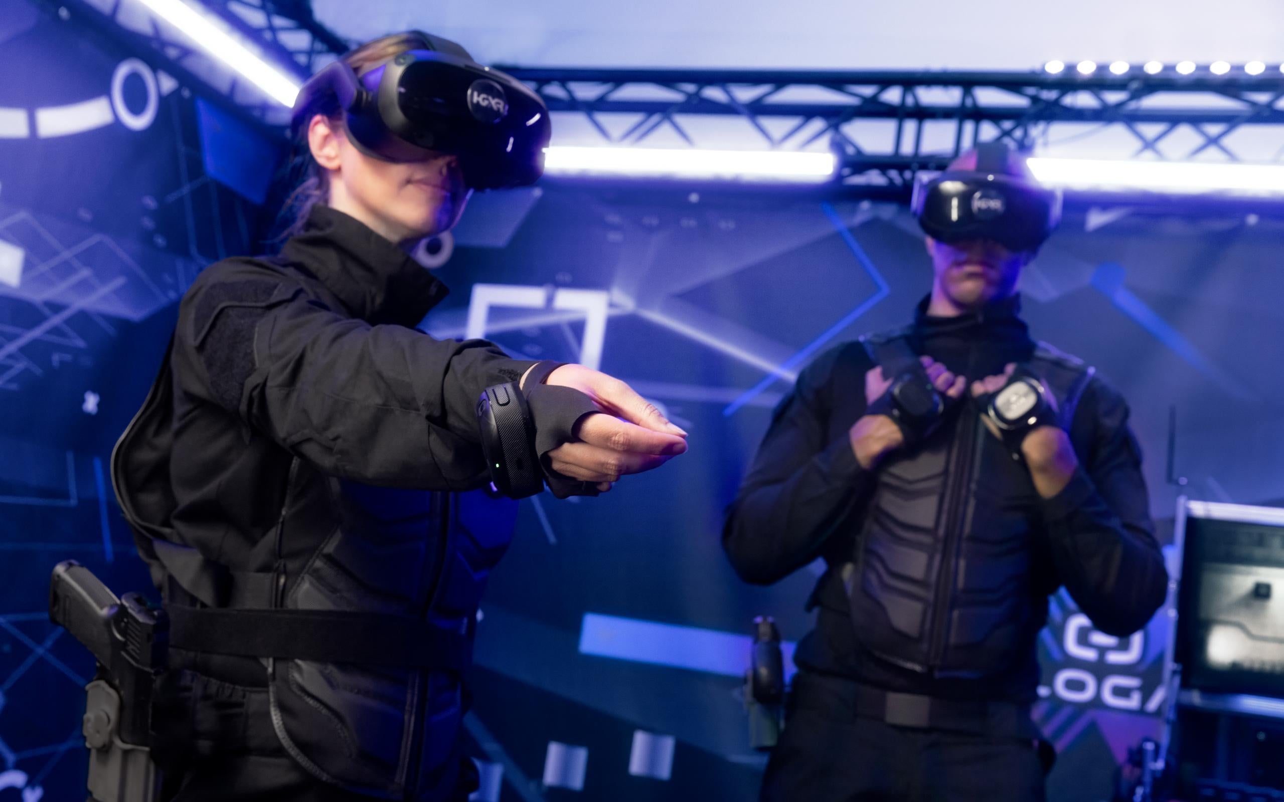 HTC VIVE、オールインワンXRヘッドセットおよびPC VRストリーミング用