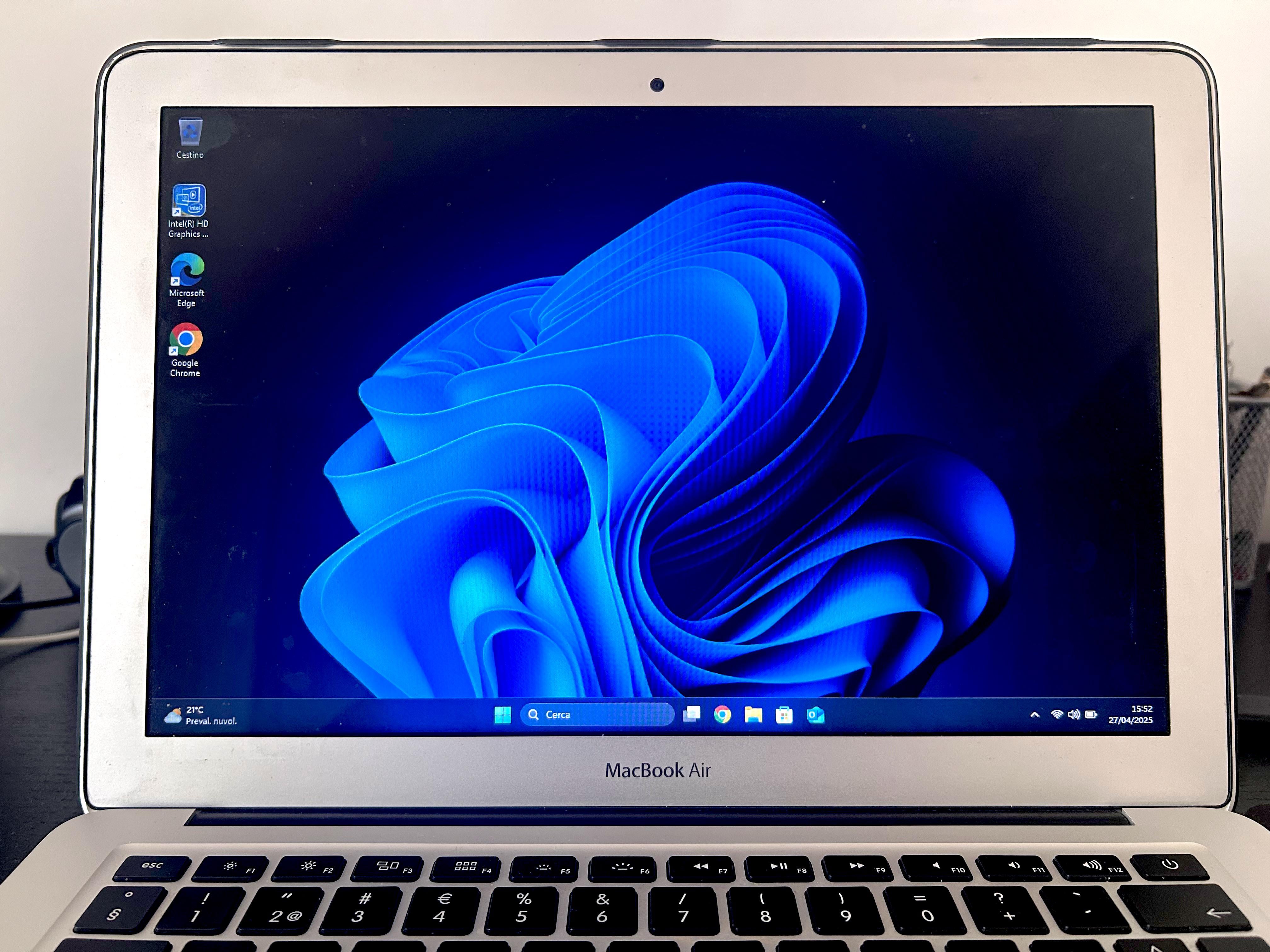 Boot Camp経由で2015年のMacBook AirにWindows 11をインストールする