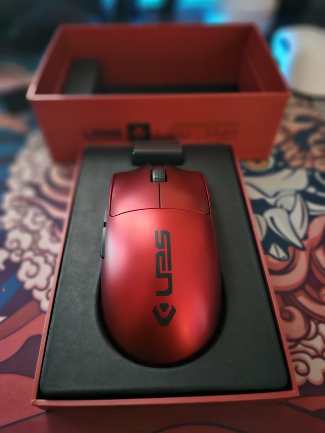 ついに来た… Razer Viper V3 Pro Sentinel's Edition : r/MouseReview