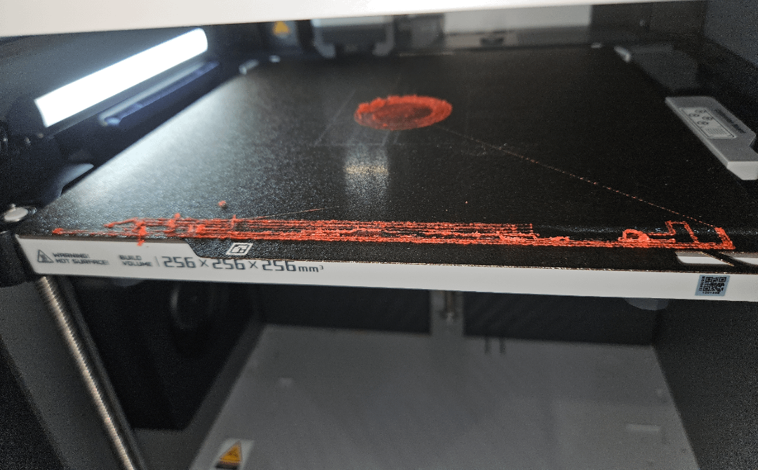 ノズルがベッドをこする/レイヤーを剥がす : r/BambuLab