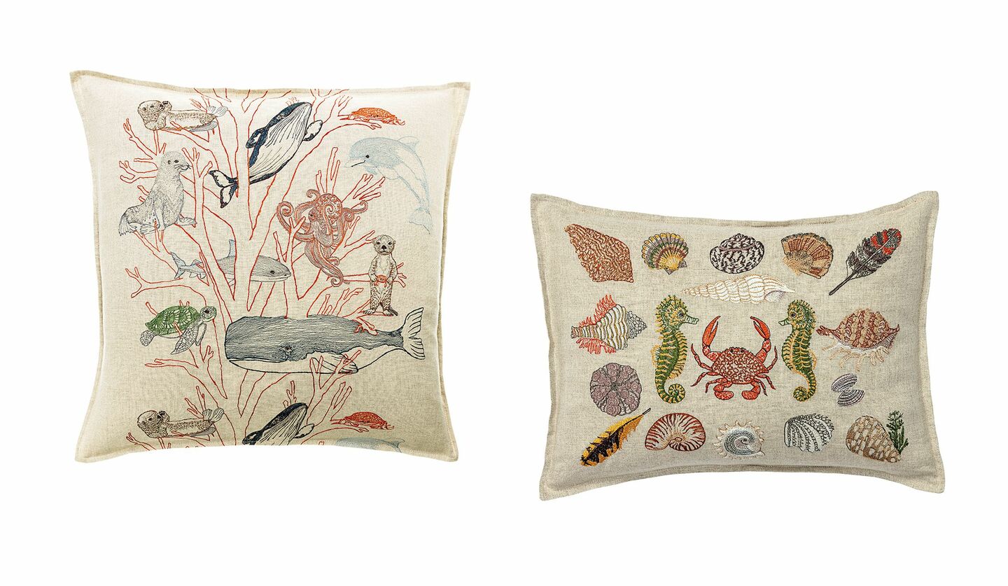 大人の女性を虜にする「コーラル・アンド・タスク」のクッションカバー