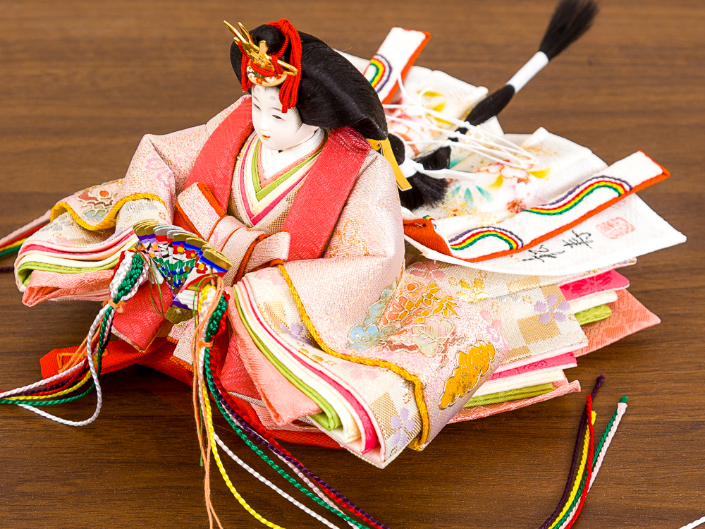 ワンランク上の小出松寿作の雛人形 – コンパクトでおしゃれな雛人形