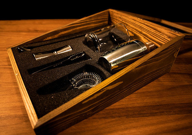 クリスマスギフトにもおすすめ！カクテルツールをお洒落に収納する