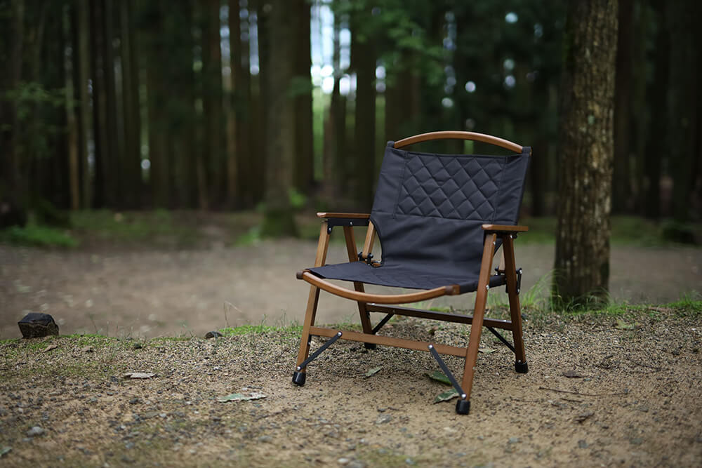 ロースタイルキャンプにぴったりなウッドフレームチェアが新登場