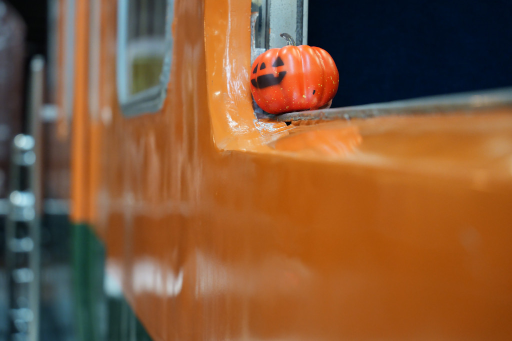 ハロウィンのかぼちゃ電車: Local Train Fan ～Sangi Photo Blog～