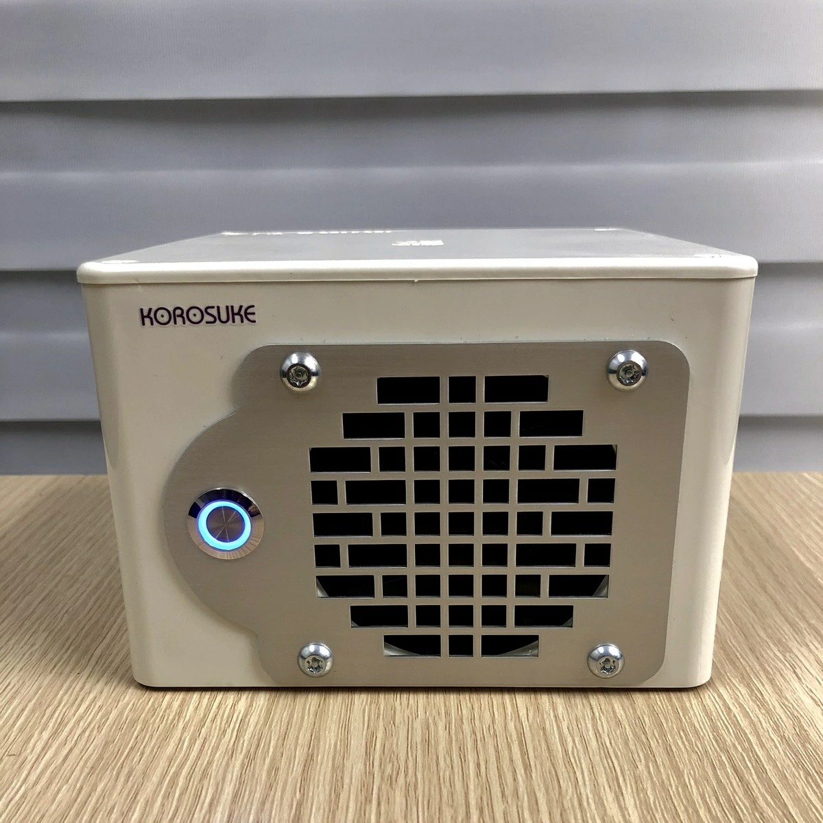 コロスケ (KOROSUKE) カラー：ホワイト】ウイルス対策 高濃度光触媒