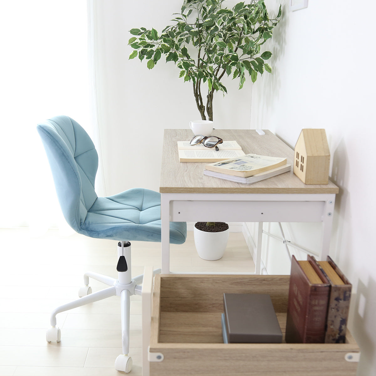 お子様の学習椅子にもオススメ。360度かわいい丸みのあるフォルムで