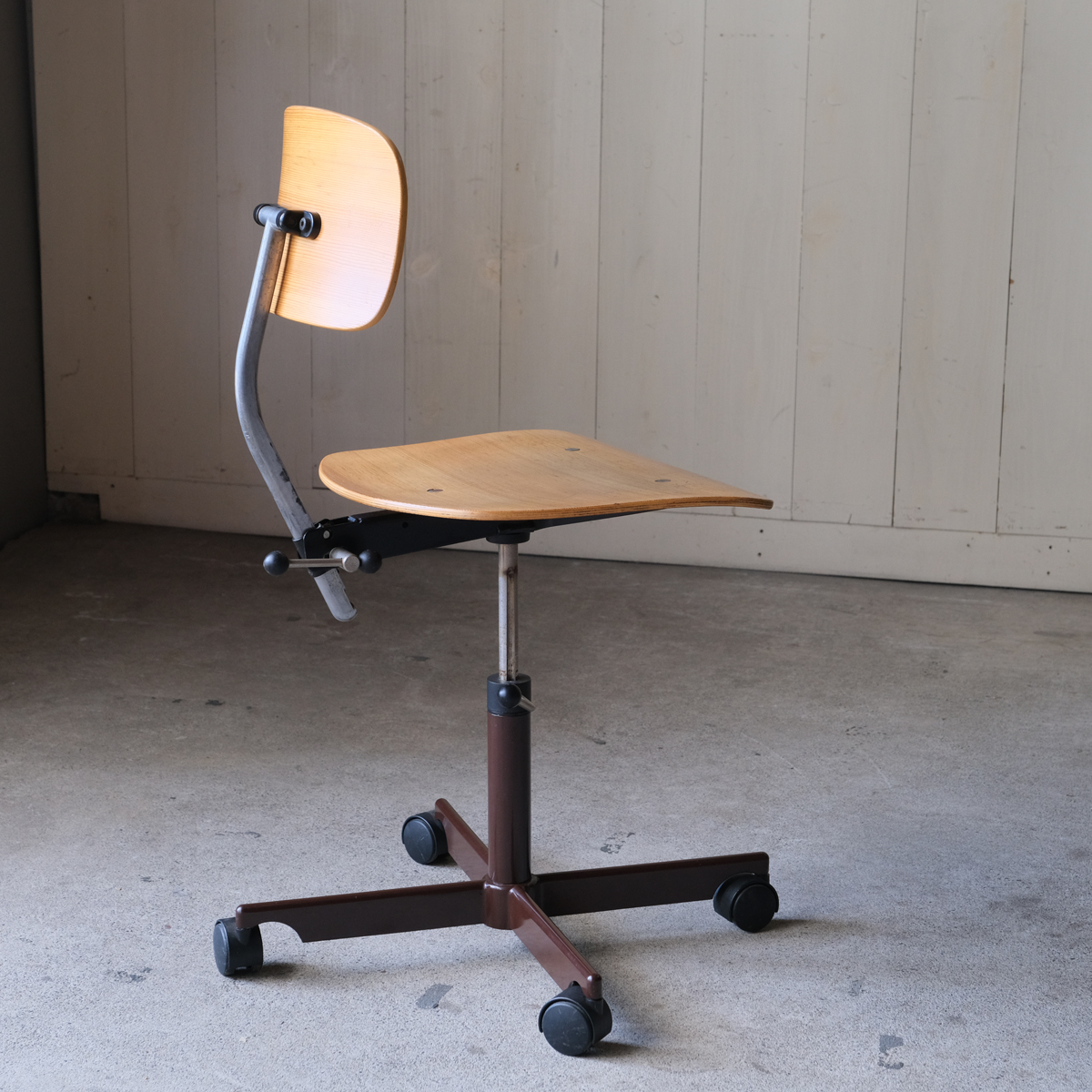 1584 ヴィンテージ KEVIチェア | REFACTORY antiques