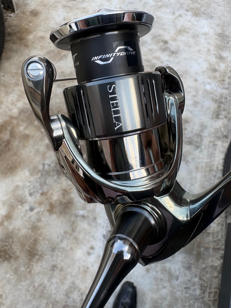 送料無料) シマノ/SHIMANO 22ステラ C3000XG STELLA スピニングリール