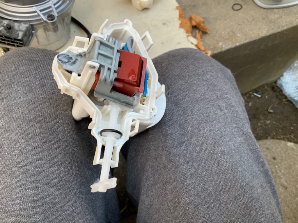 高圧洗浄機KARCHER ケルヒャーのスイッチは消耗品 K5 K4 K3 K2