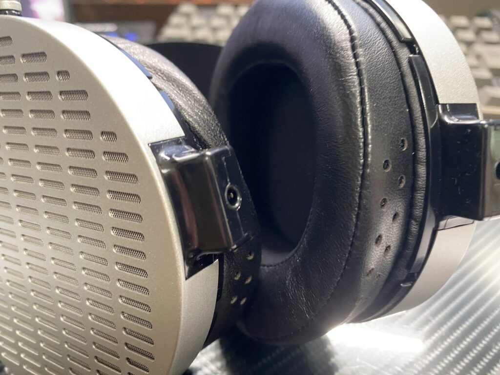 水月雨 MoonDrop Cosmo（大都会）ヘッドフォンを衝動買い。これは良い